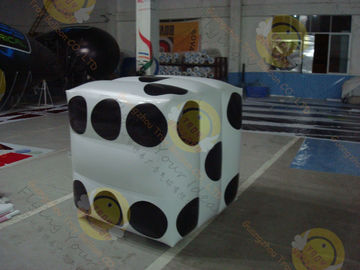 Ballons remplis par hélium ignifuge blanc de cube pour la publicité extérieure